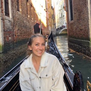 Meet your Posher, Kelli